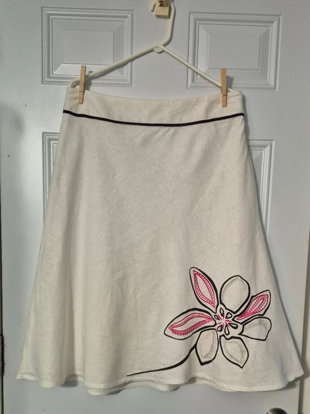 Beautiful Skirt Linen blend,  Cato , Size 14. white/black